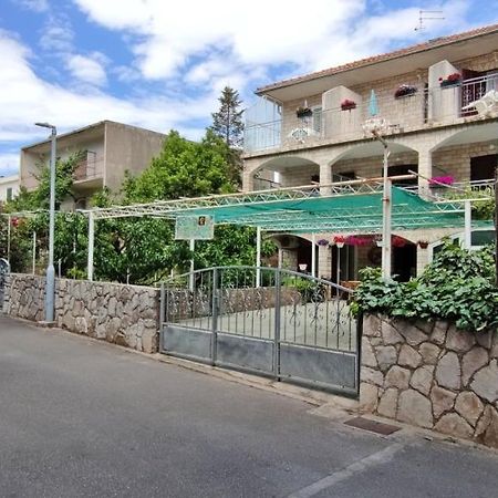 Apartments 1000 Flowers Stari Grad  Bagian luar foto