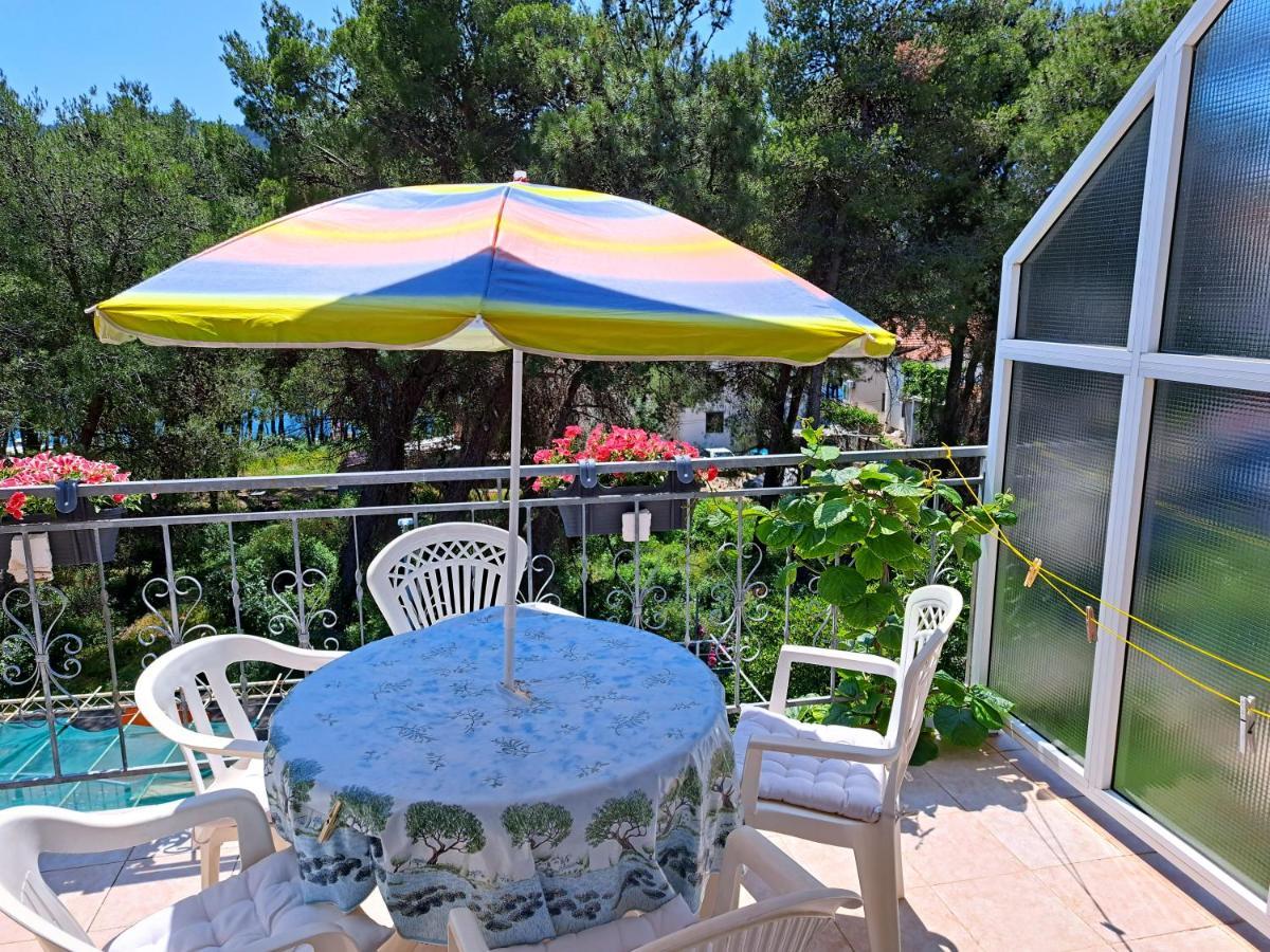 Apartments 1000 Flowers Stari Grad  Bagian luar foto