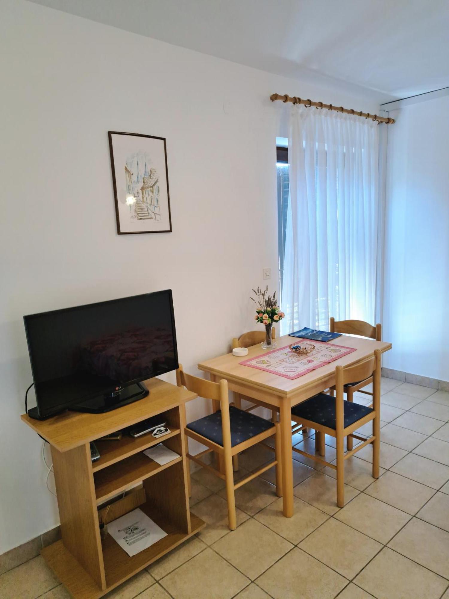 Apartments 1000 Flowers Stari Grad  Ruang foto